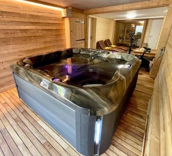 Успех в бизнесе: почему инвестиции в спа-бассейн и спортивные тренажеры стали ключевой стратегией?