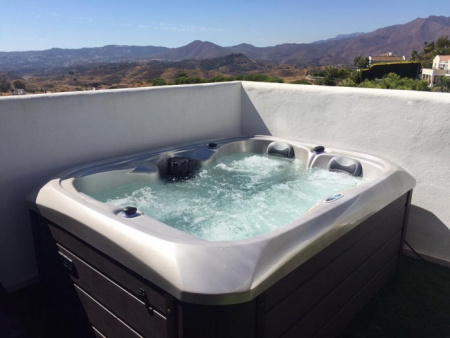 Гидромассажный СПА бассейн Sunrans SR808C